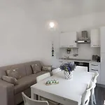 Maji Apartment *