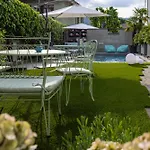 Maji Apartment *
