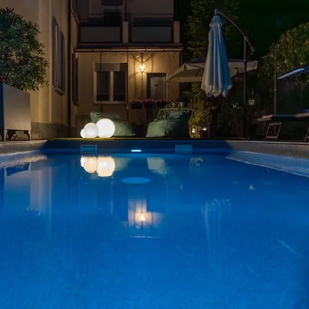 Maji - Historic With Pool, Garden And Private Parking 아파트