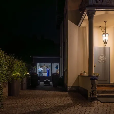 Maji - Historic With Pool, Garden And Private Parking 아파트 만델로델라리오