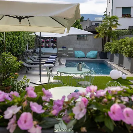 Maji - Historic With Pool, Garden And Private Parking 아파트 *