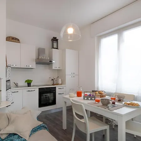 Maji - Historic With Pool, Garden And Private Parking