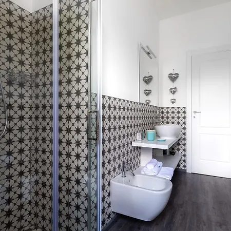 Maji - Historic With Pool, Garden And Private Parking